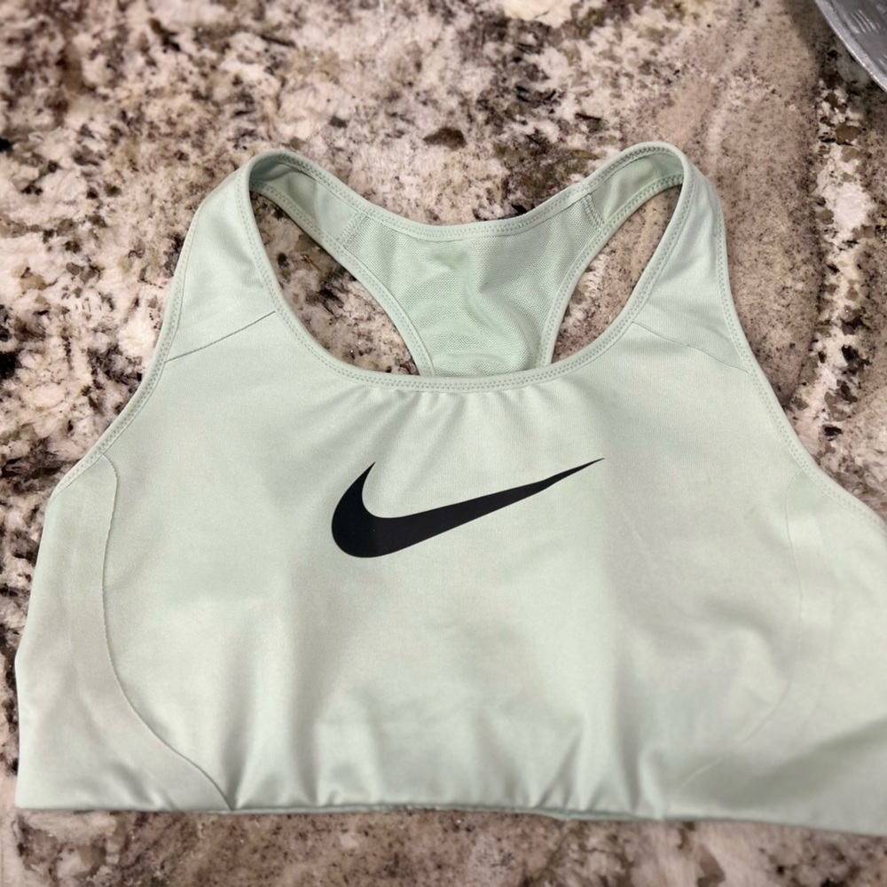 Nike Women's pale sage green Sports Bra Medium